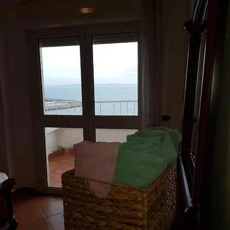 Harry's Sea View